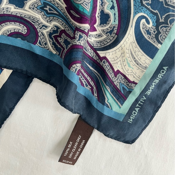 Adrienne Vittadini 100% silk scarf - Picture 2 of 2
